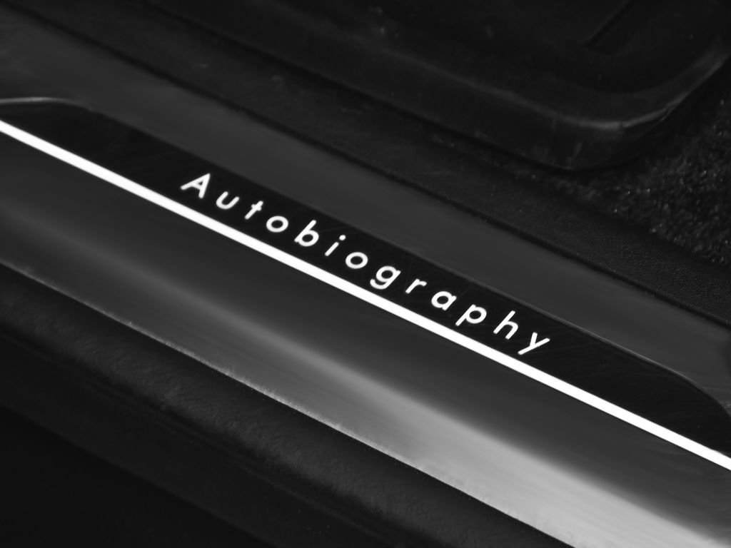 Used 2024 Land Rover Range Rover Autobiography image 14