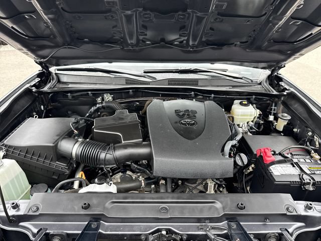 Used 2021 Toyota Tacoma TRD Off-Road w/ TRD Premium Off Road Package AWD/4WD image 33