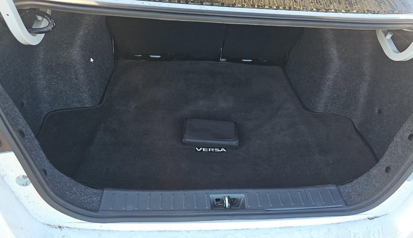 Used 2021 Nissan Versa SV image 16