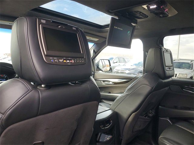Used 2017 Cadillac Escalade Platinum image 10