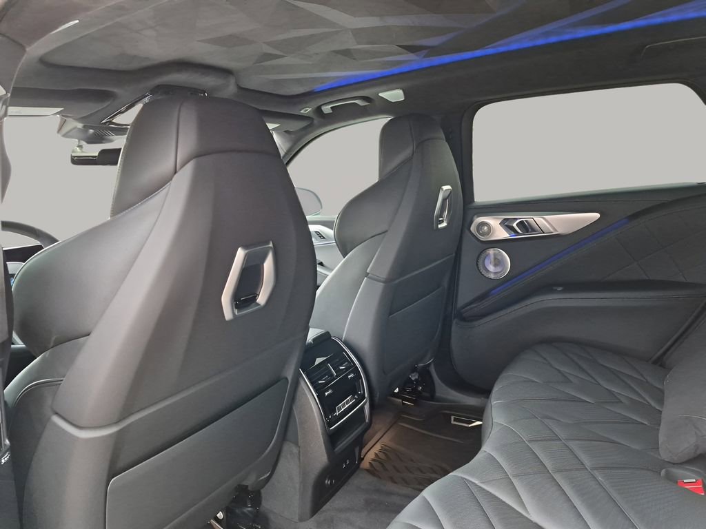 Used 2025 BMW XM image 21