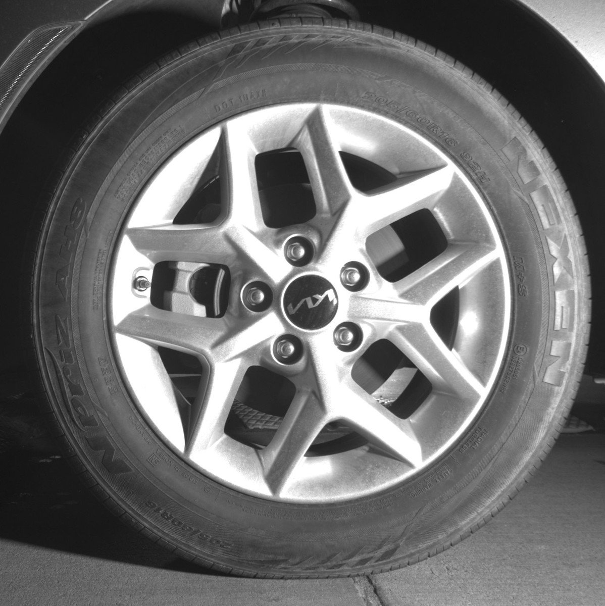 Used 2025 Kia Soul LX w/ LX Technology Package FWD image 12