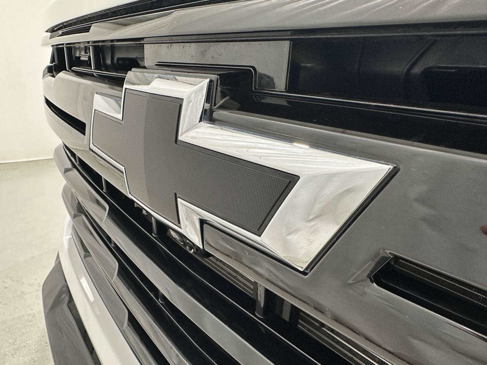 Used 2025 Chevrolet Silverado 3500 LTZ w/ LTZ Plus Package AWD/4WD image 29