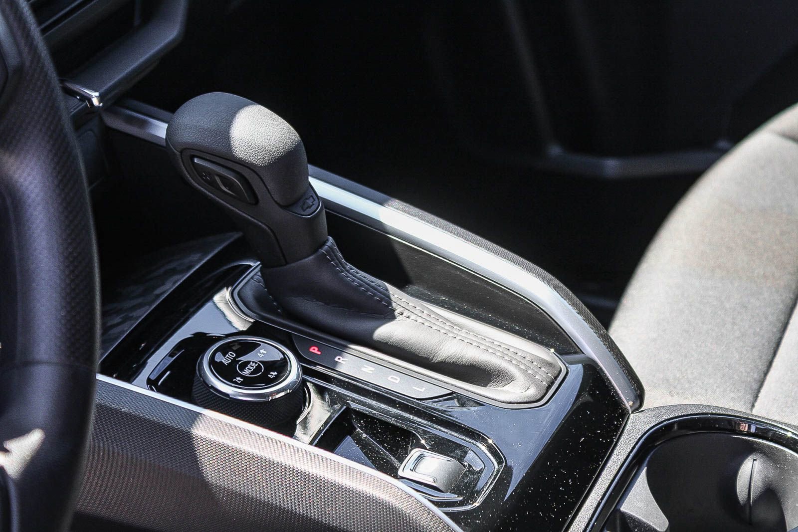 Used 2024 Chevrolet Colorado Trail Boss w/ Technology Package image 18