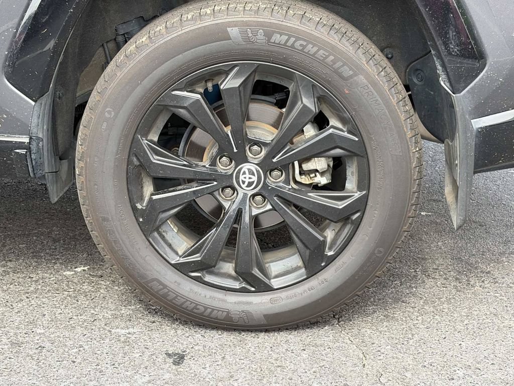 Used 2024 Toyota RAV4 SE AWD/4WD image 10