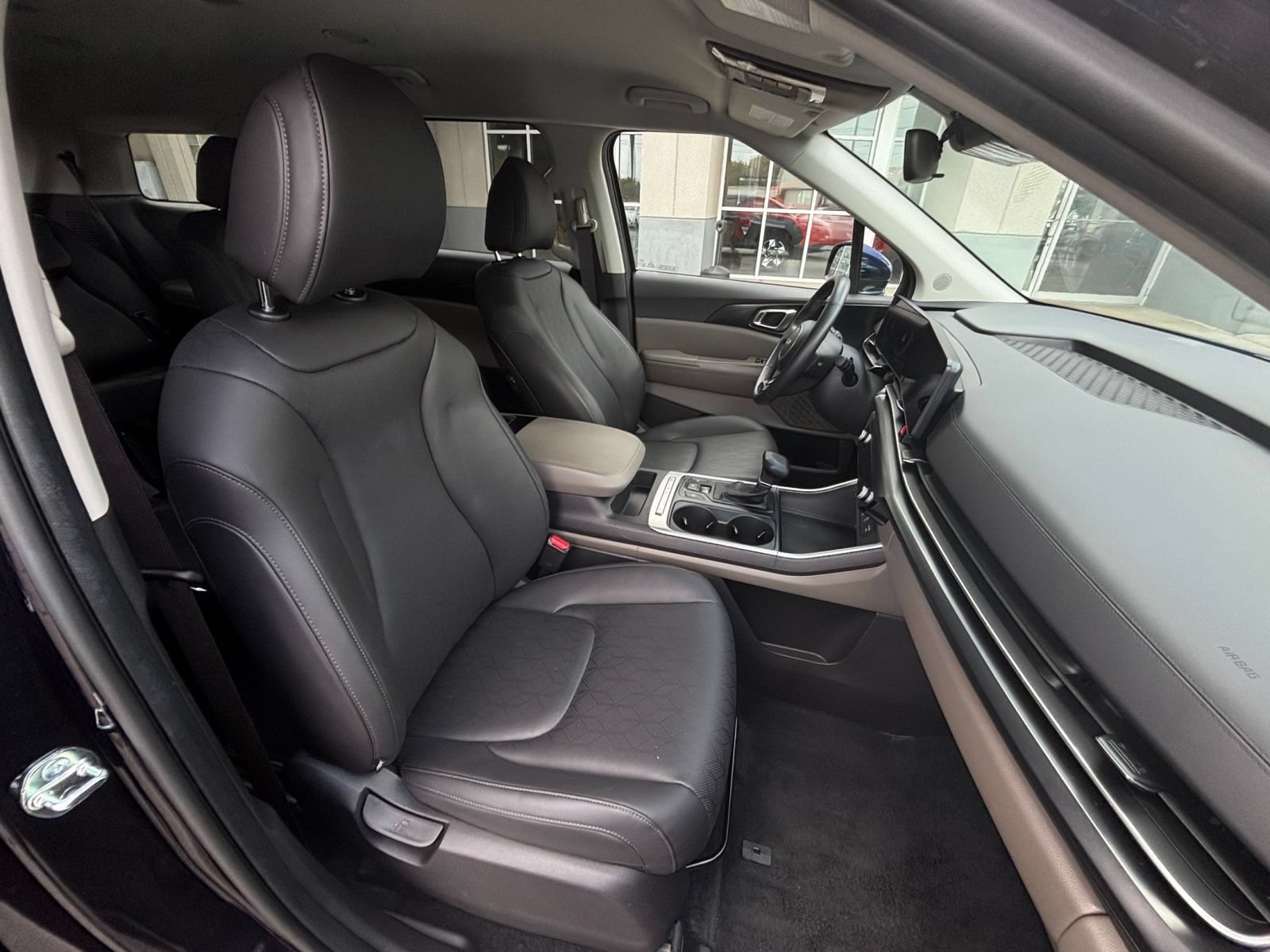 Used 2026 Kia Carnival FWD image 38