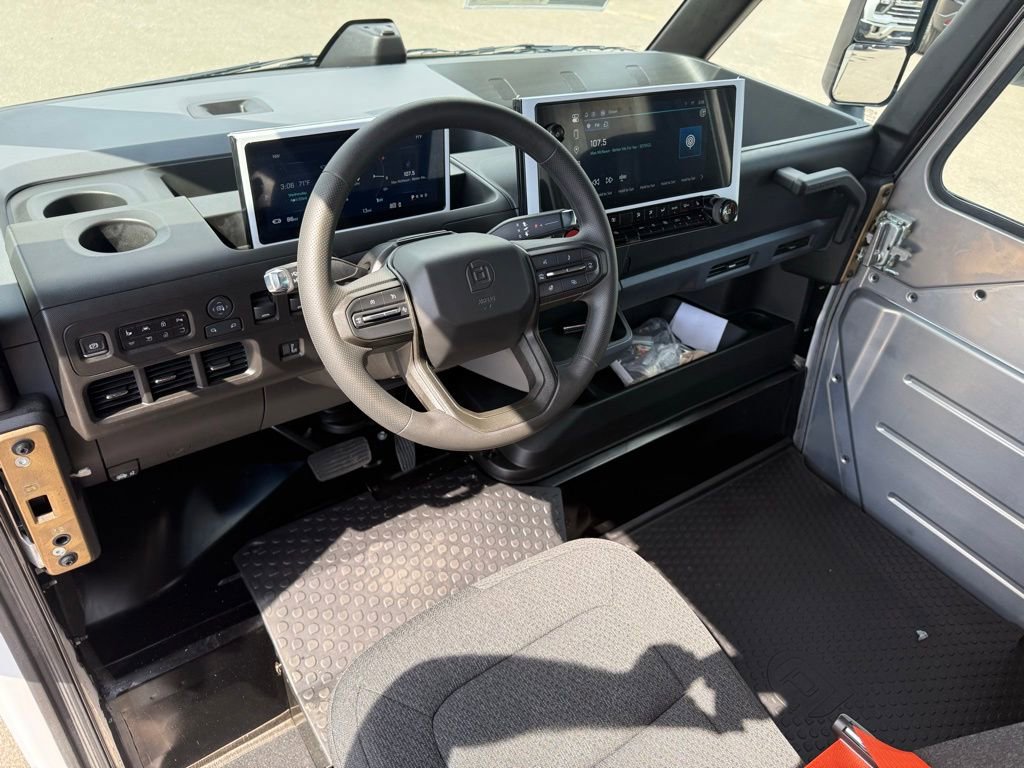 Used 2024 Chevrolet Brightdrop 400 w/ Commercial Equipment Package AWD/4WD image 10