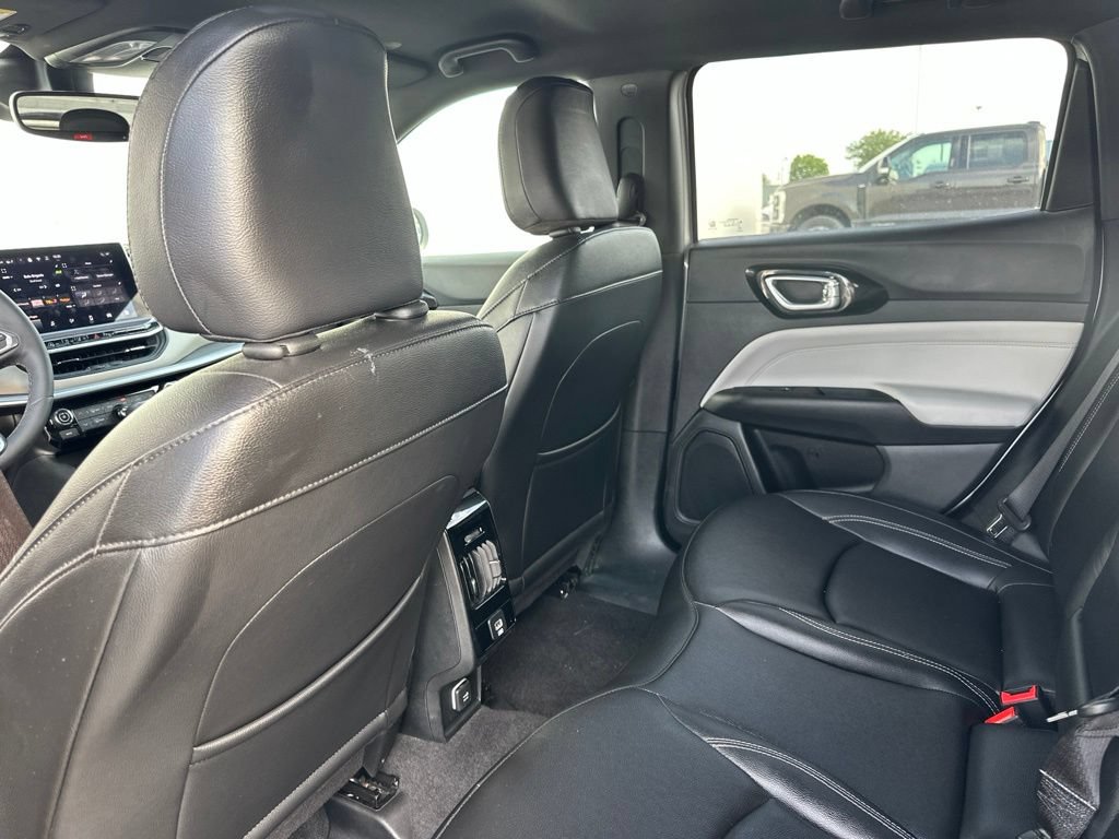 Used 2025 Jeep Compass Limited AWD/4WD image 19