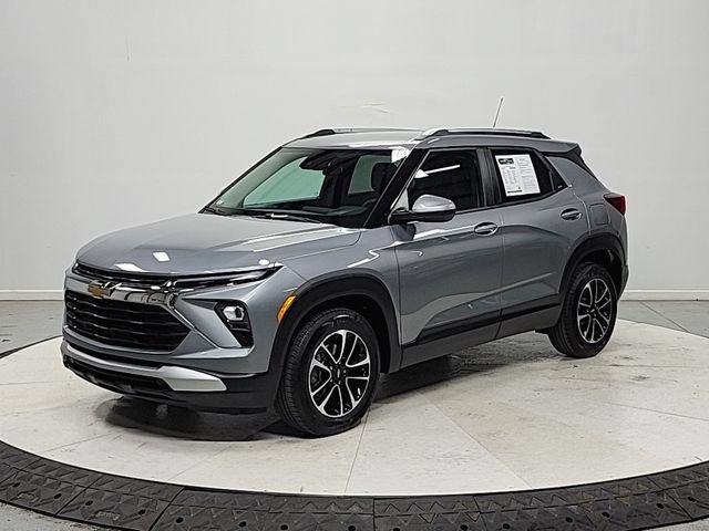 Used 2026 Chevrolet TrailBlazer LT FWD image 3