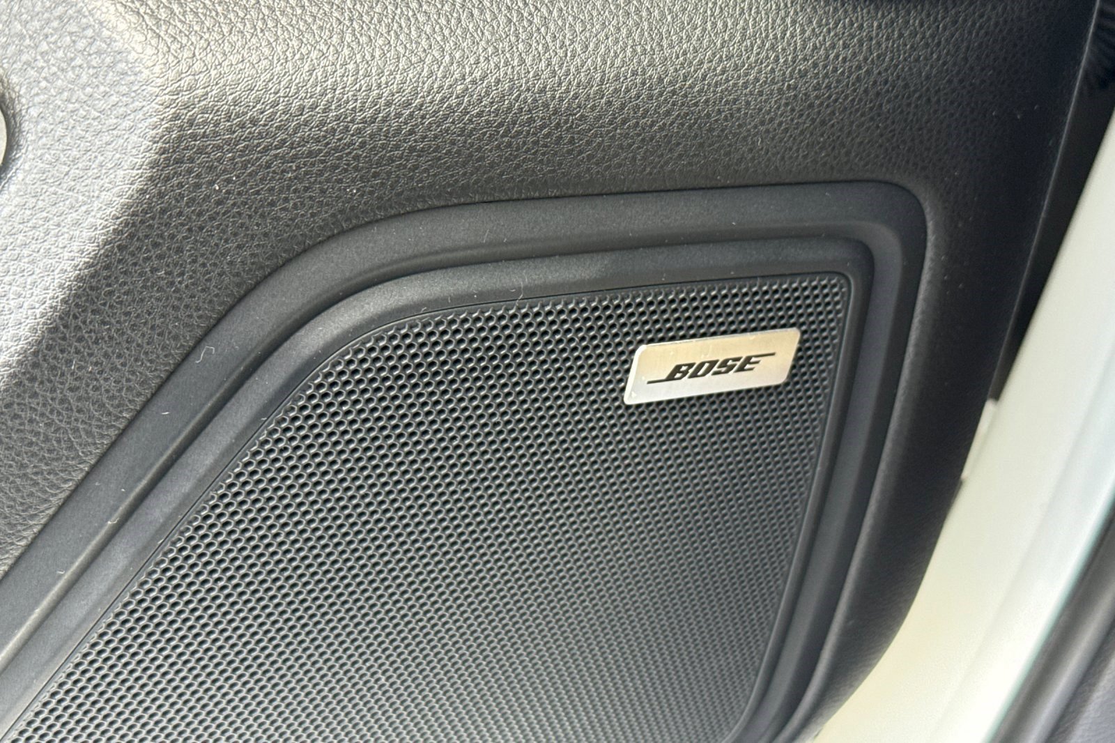 Used 2016 Porsche Macan Turbo image 22