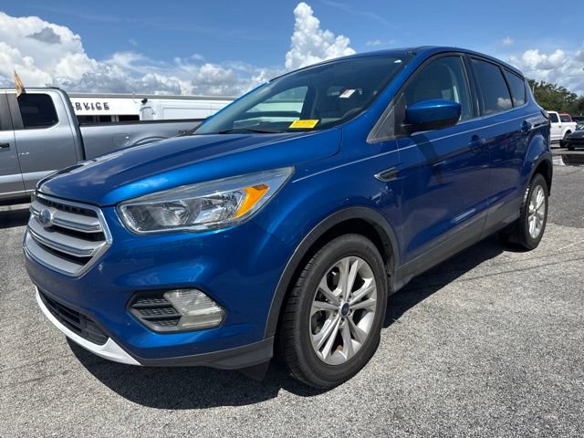 Used 2019 Ford Escape SE FWD image 2