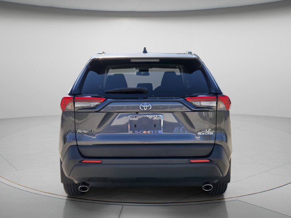 Used 2025 Toyota RAV4 XLE w/ Convenience Package FWD image 6