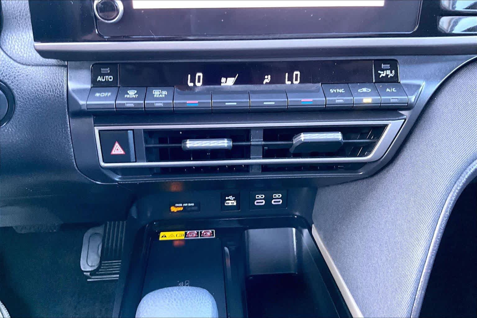 Used 2025 Toyota Camry LE FWD image 32