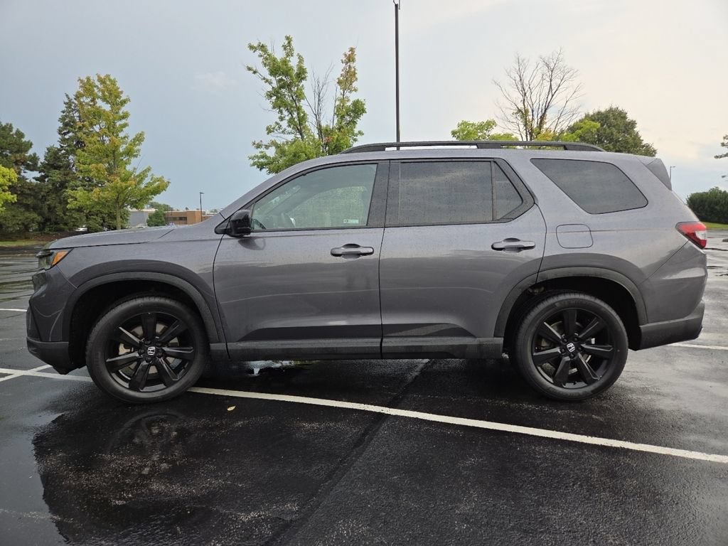 Certified 2025 Honda Pilot Black Edition image 25