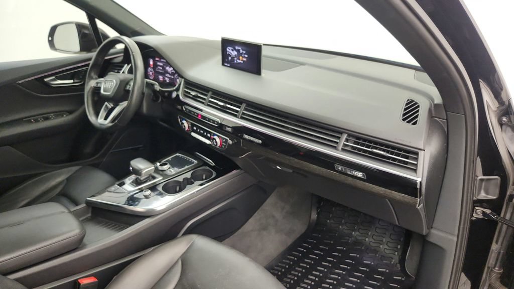 Used 2018 Audi Q7 3.0T Prestige w/ Prestige Package AWD/4WD image 46