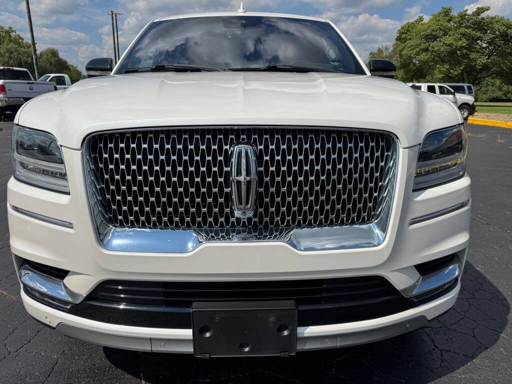 Used 2019 Lincoln Navigator Reserve AWD/4WD image 3