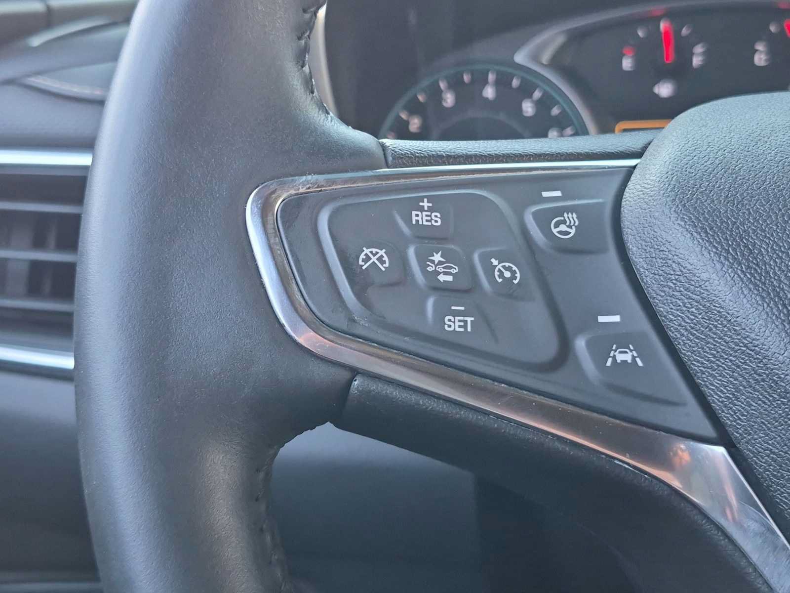 Used 2020 Chevrolet Equinox Premier AWD/4WD image 23
