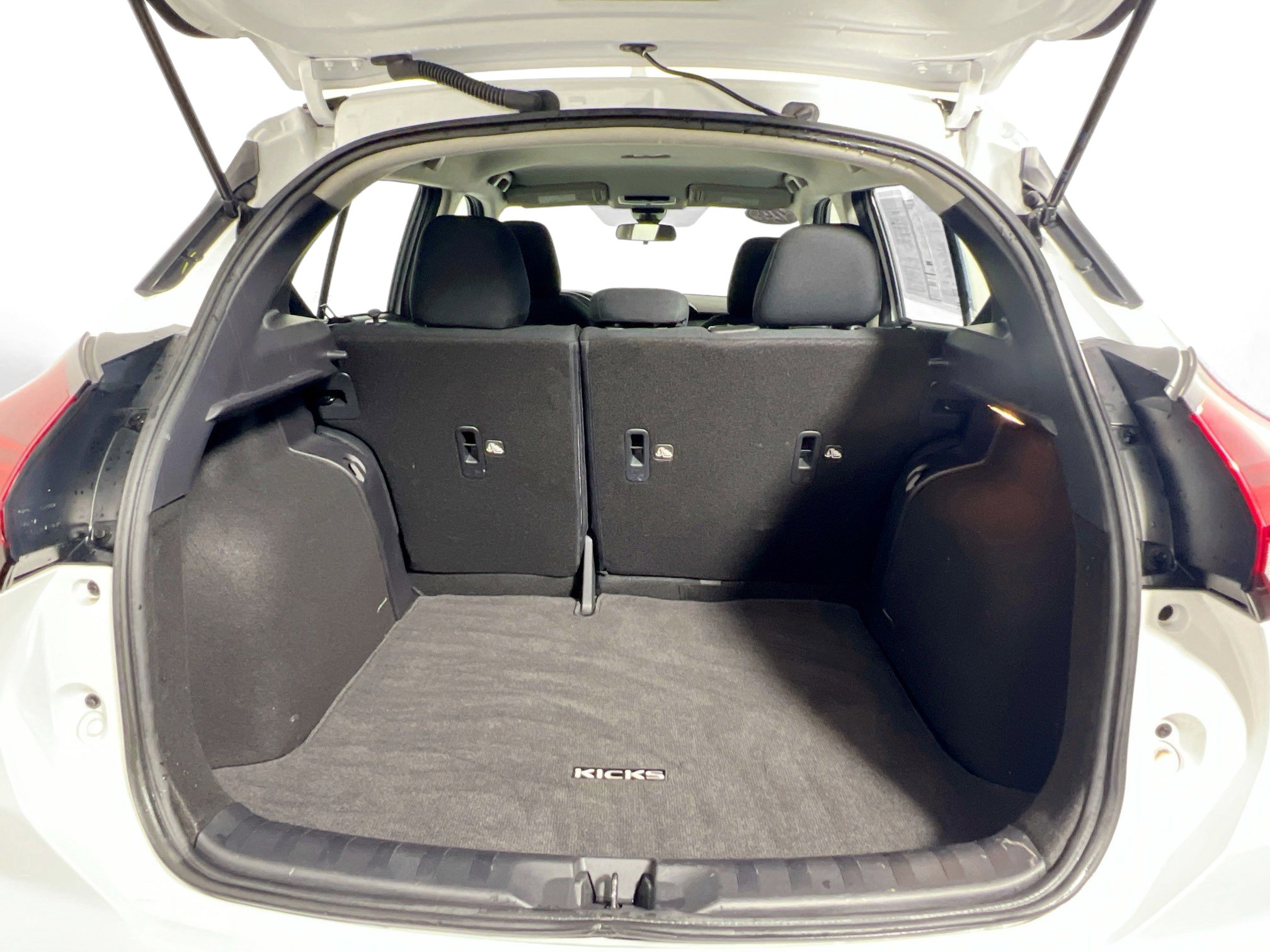 Used 2024 Nissan Kicks S image 33