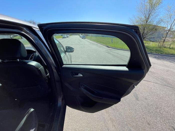 Used 2013 Ford Focus SE FWD image 28