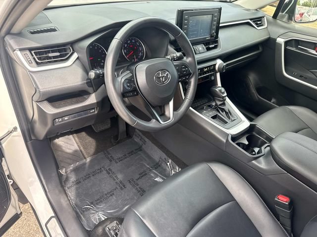 Used 2020 Toyota RAV4 XLE Premium FWD image 23