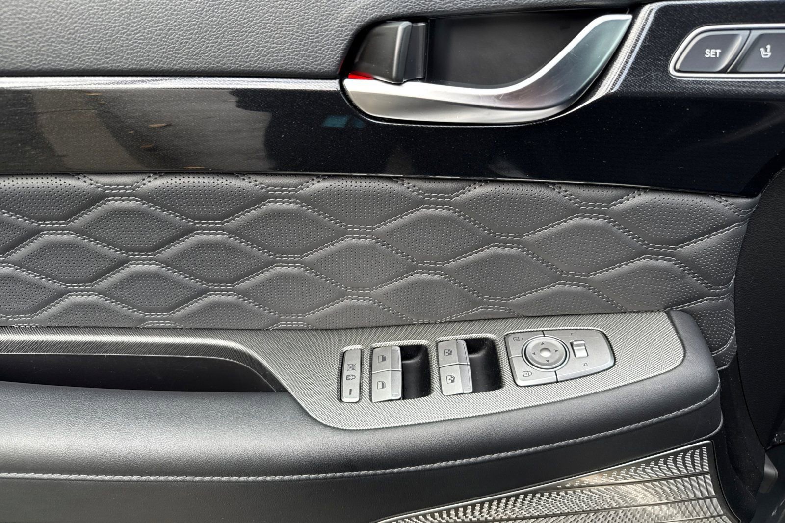 Used 2022 Hyundai Palisade Calligraphy w/ Cargo Package image 12