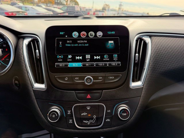 Used 2018 Chevrolet Malibu LT w/ Redline Edition FWD image 18