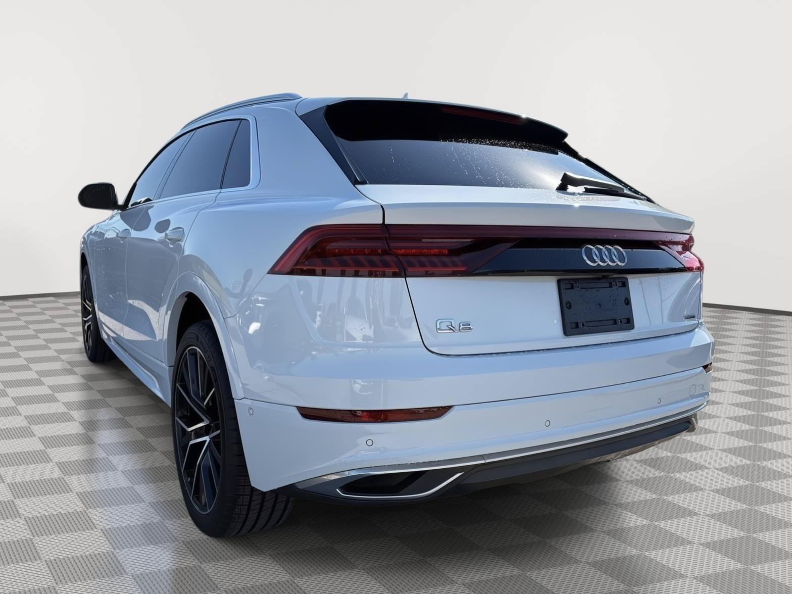 Used 2023 Audi Q8 Premium w/ Convenience Package AWD/4WD image 3