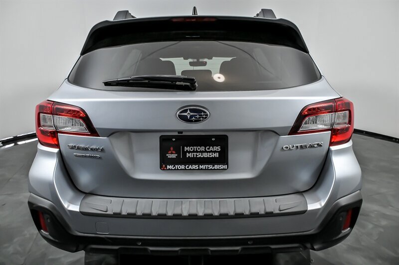 Used 2018 Subaru Outback 2.5i Limited AWD/4WD image 9