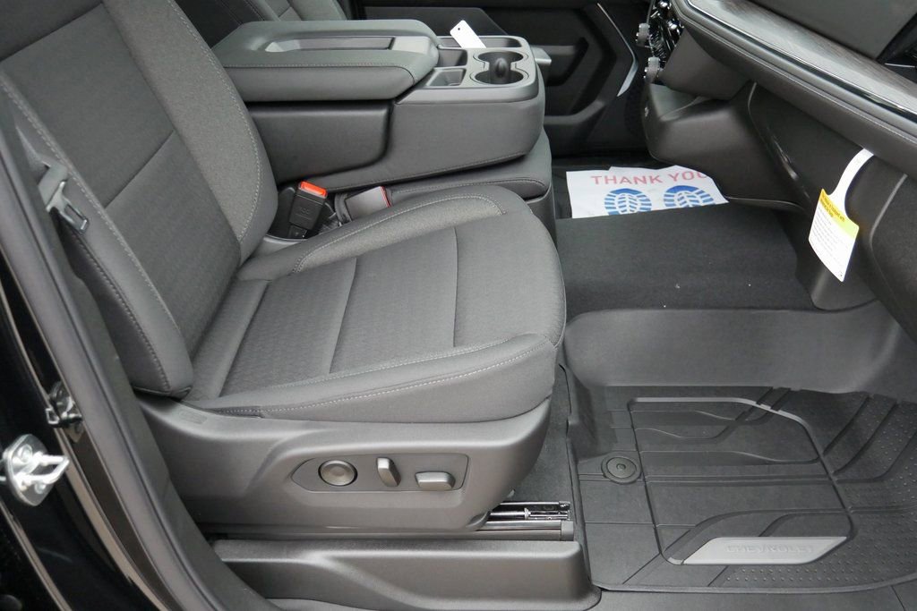 New 2026 Chevrolet Suburban LS image 20