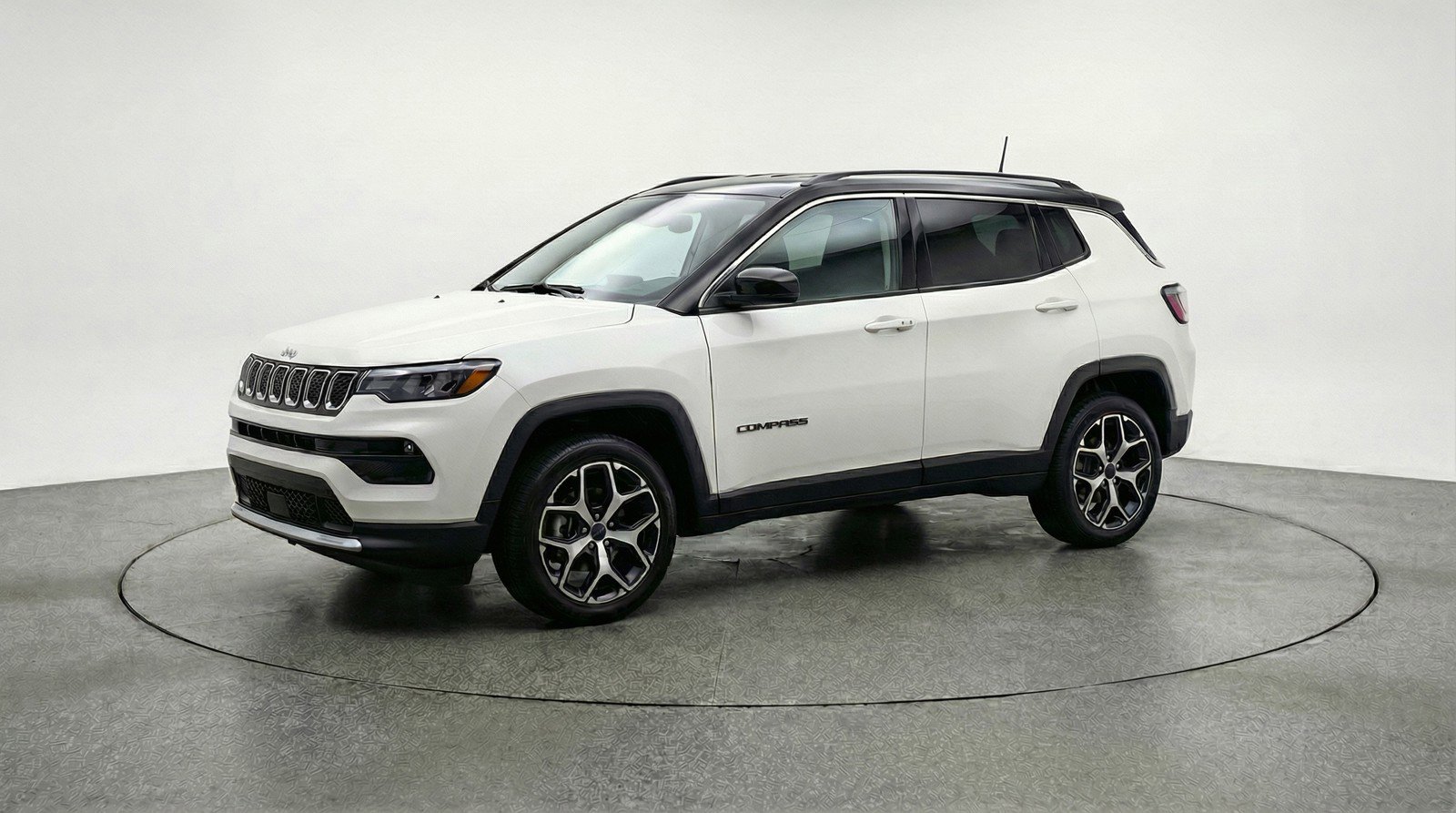 Used 2025 Jeep Compass Limited image 3