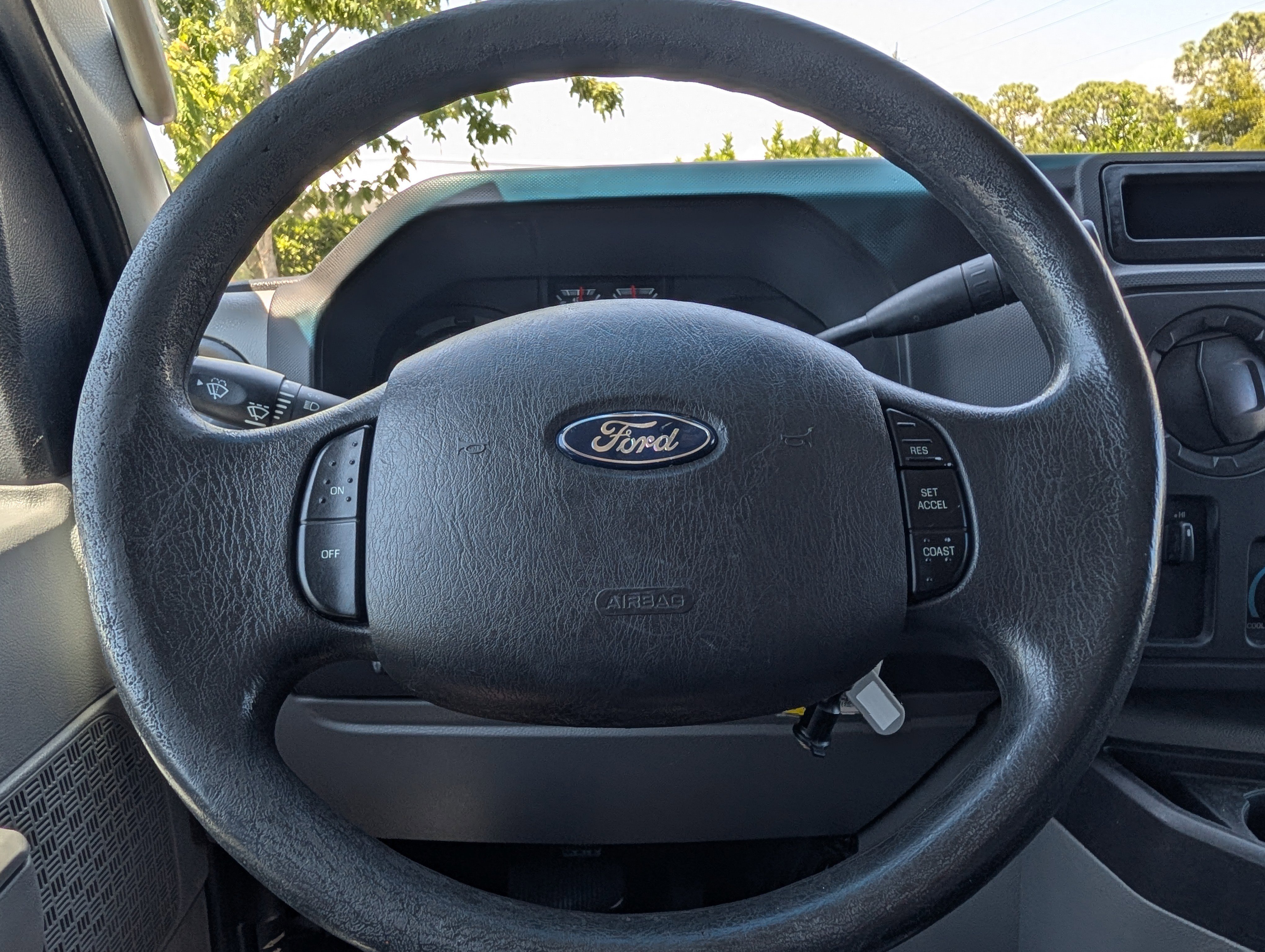 Used 2014 Ford E-250 and Econoline 250 Extended RWD image 24