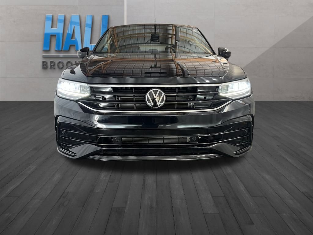 Certified 2024 Volkswagen Tiguan SE R-Line FWD image 9
