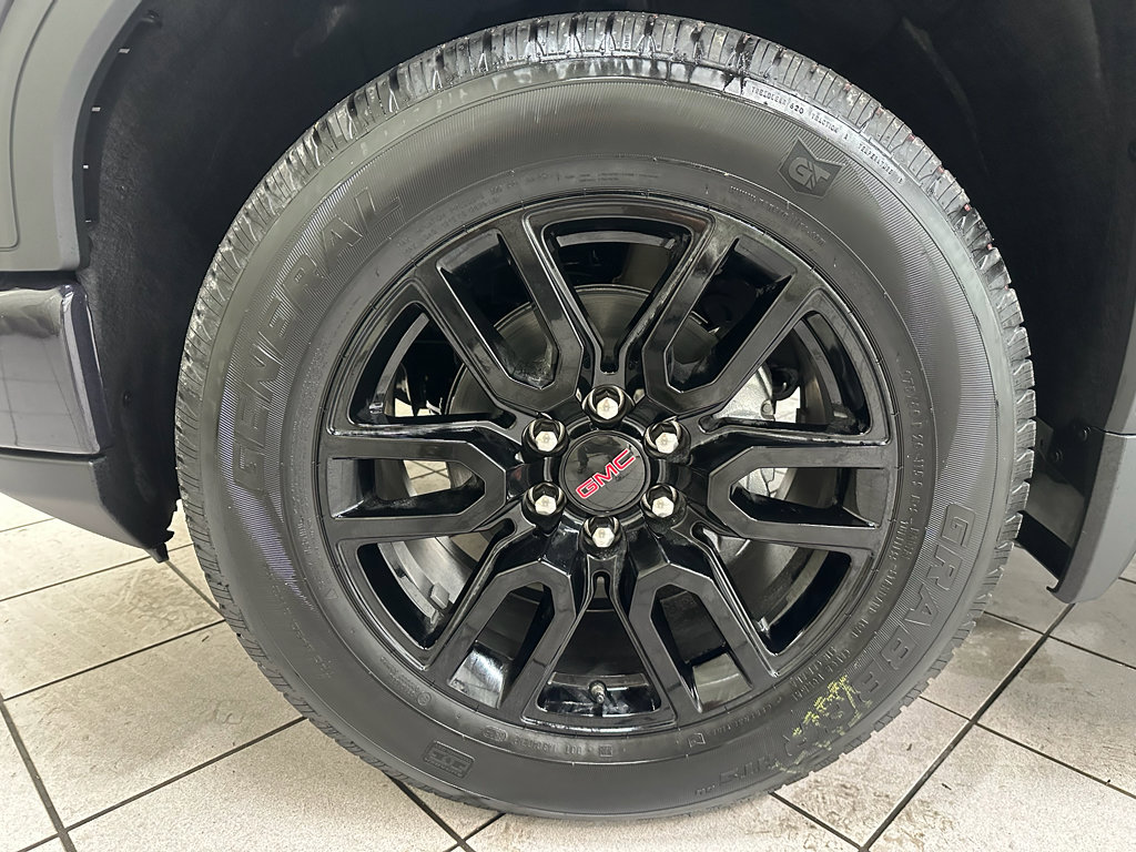 New 2026 GMC Sierra 1500 Elevation w/ LPO, Elevation Black Package image 19