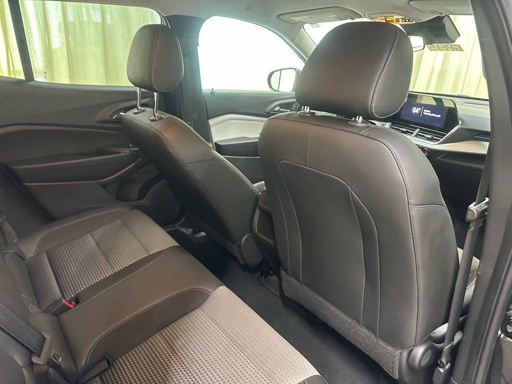 Certified 2025 Chevrolet Trax LT w/ LT Convenience Package image 21