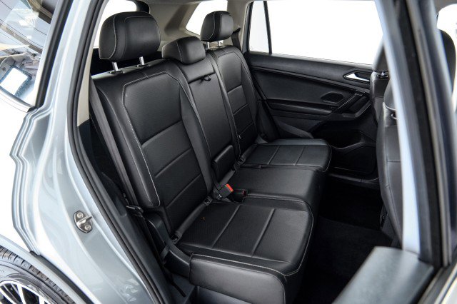Used 2021 Volkswagen Tiguan SE R-Line image 35