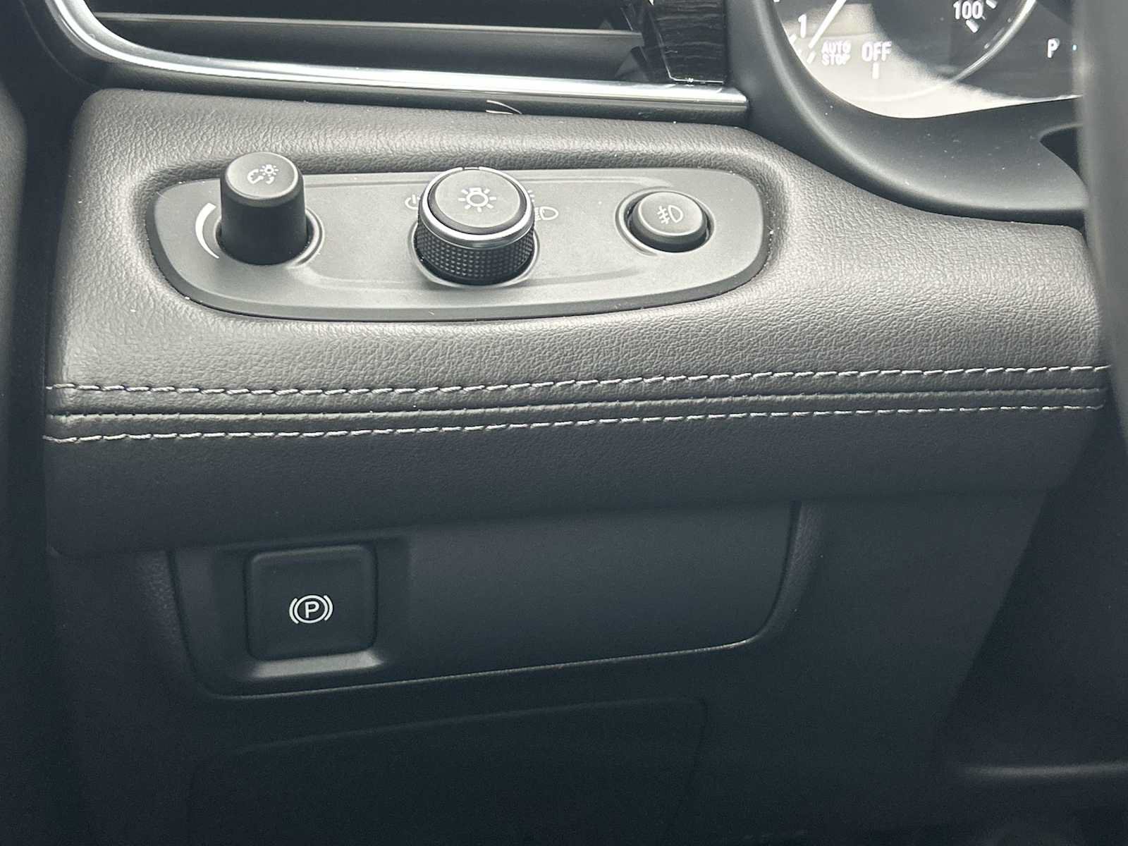 Used 2018 Buick LaCrosse Essence FWD image 17