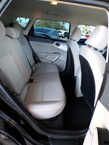 Used 2020 Kia Soul LX FWD image 23