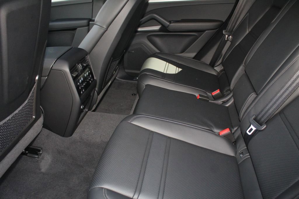 New 2026 Porsche Cayenne S image 23
