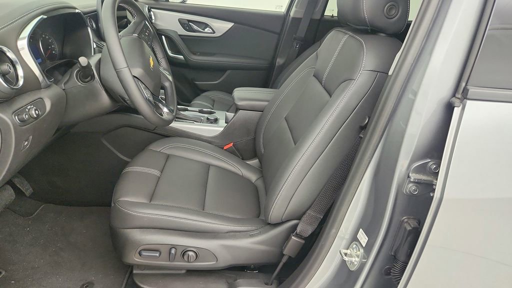 New 2025 Chevrolet Blazer LT w/ Sound & Technology Package image 17