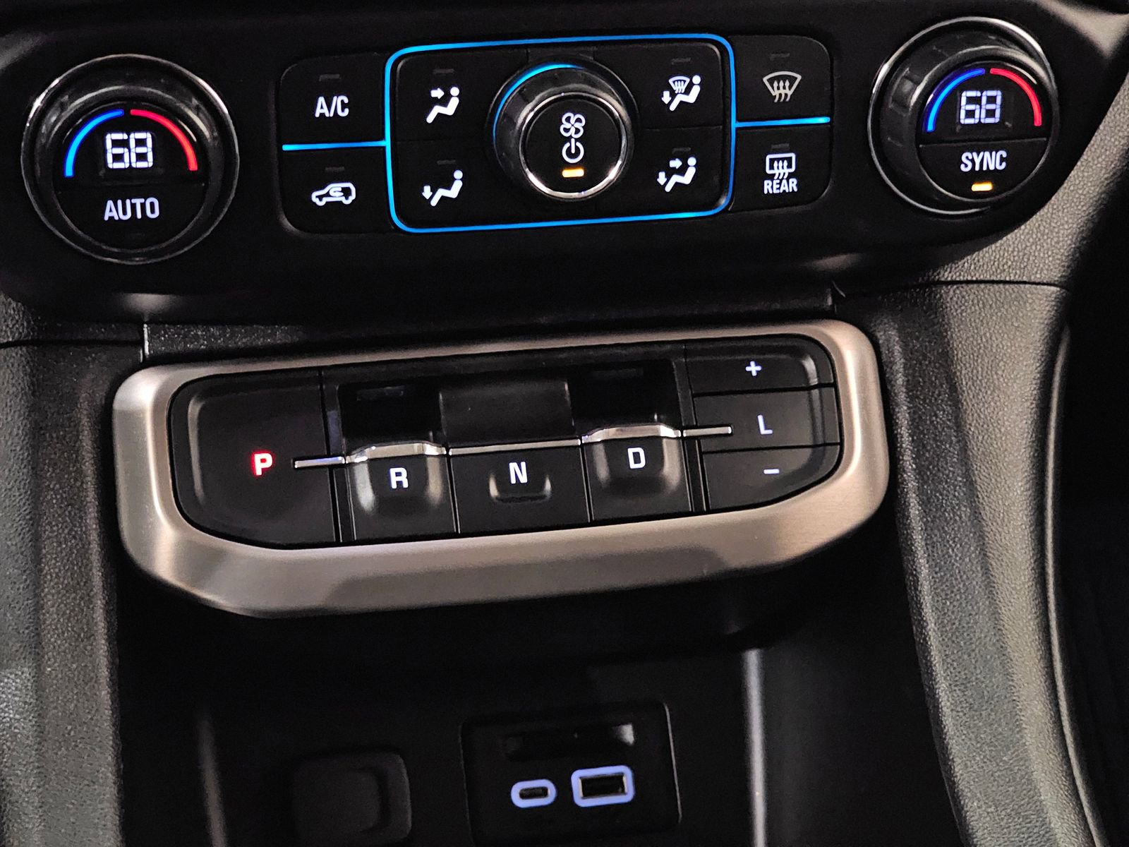 Used 2020 GMC Acadia Denali w/ Technology Package image 31