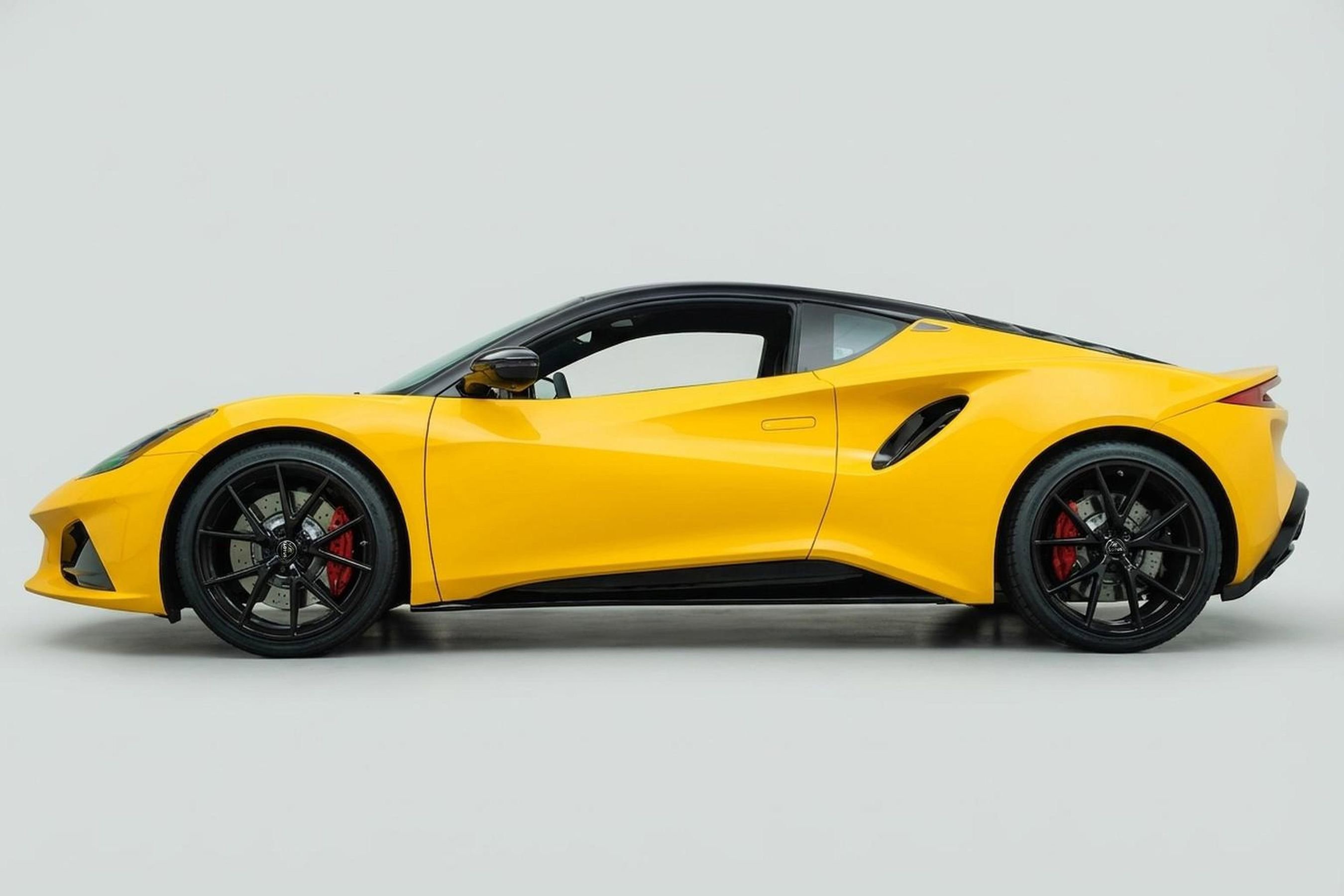 New 2026 Lotus Emira SE image 13
