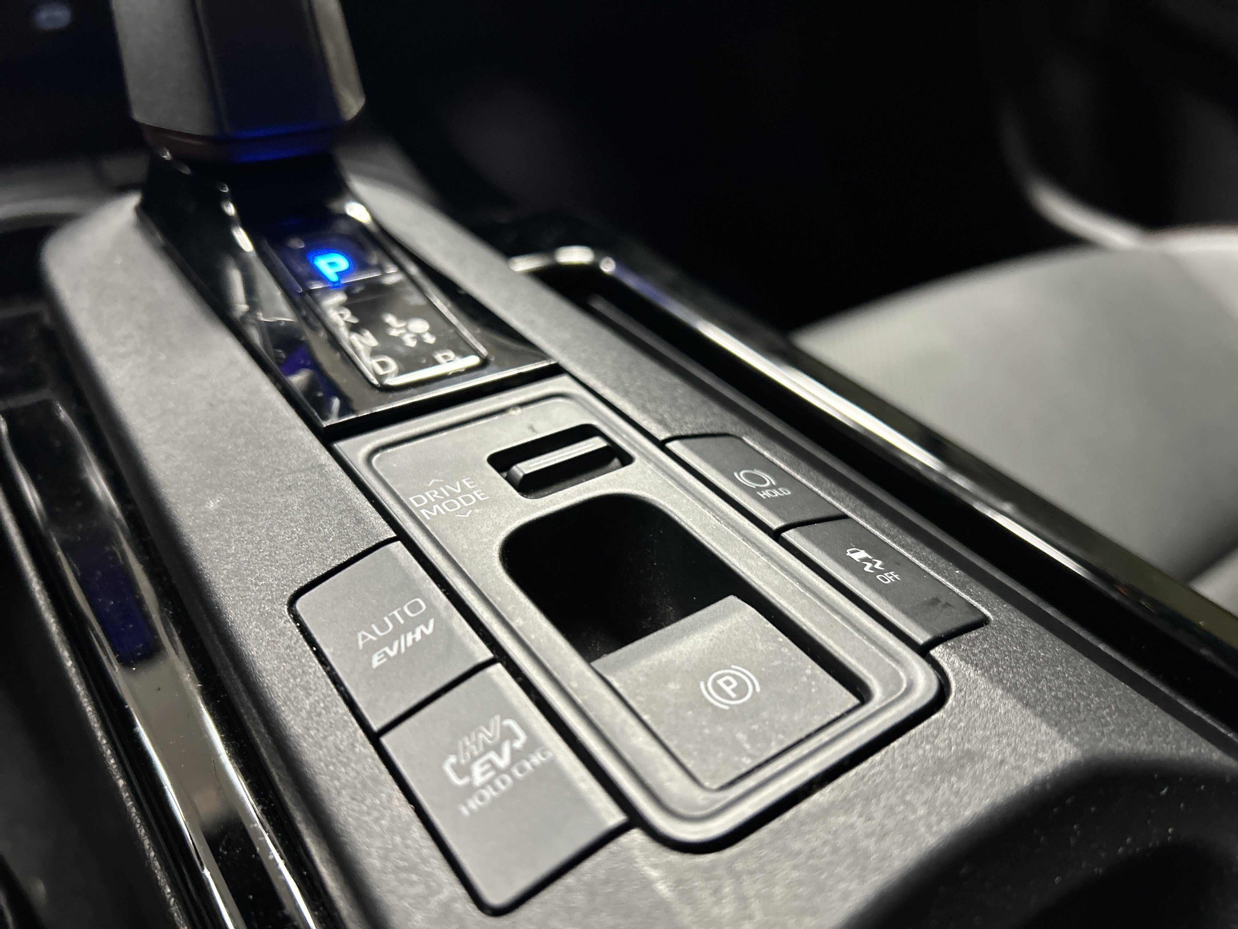Used 2024 Toyota Prius Prime FWD image 26