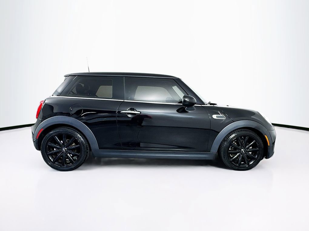 Used 2017 MINI Cooper 2-Door Hardtop FWD image 11