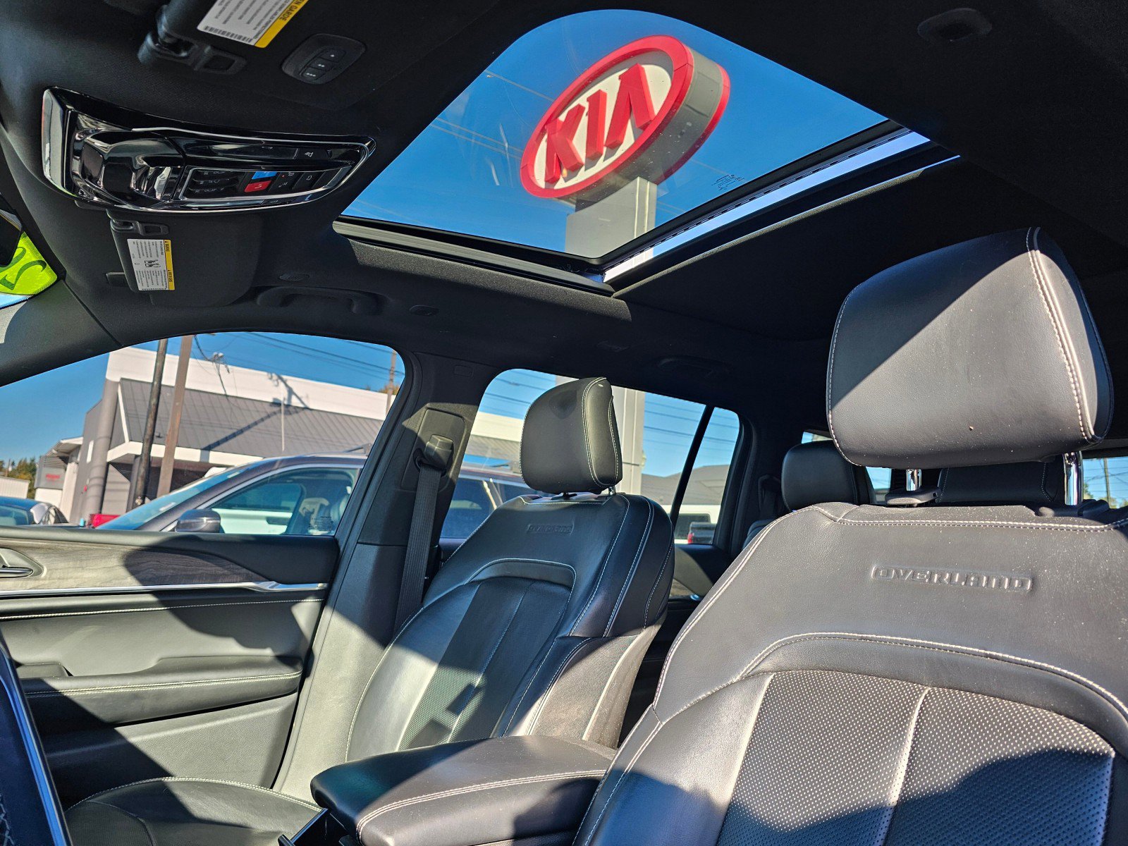 Used 2021 Jeep Grand Cherokee L Overland w/ MOPAR Finishing Package image 28