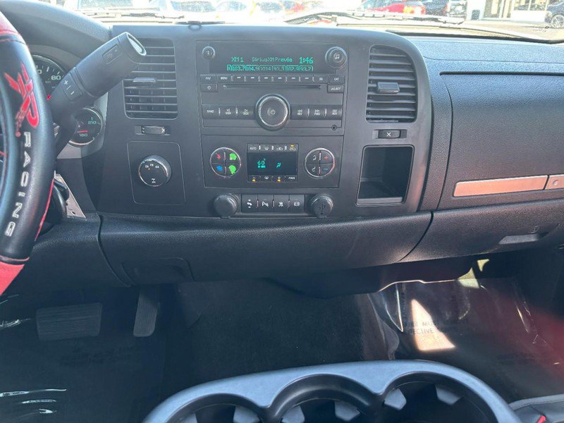 Used 2011 Chevrolet Silverado 2500 LT w/ Interior Plus Package AWD/4WD image 16