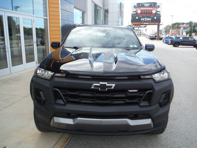 Used 2024 Chevrolet Colorado Trail Boss w/ Advanced Trailering Package AWD/4WD image 9