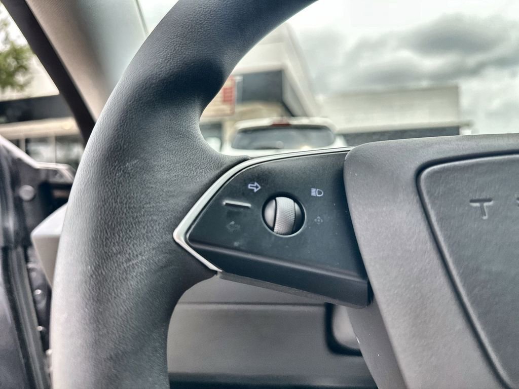 Used 2024 Tesla Model 3 Standard Range RWD image 31