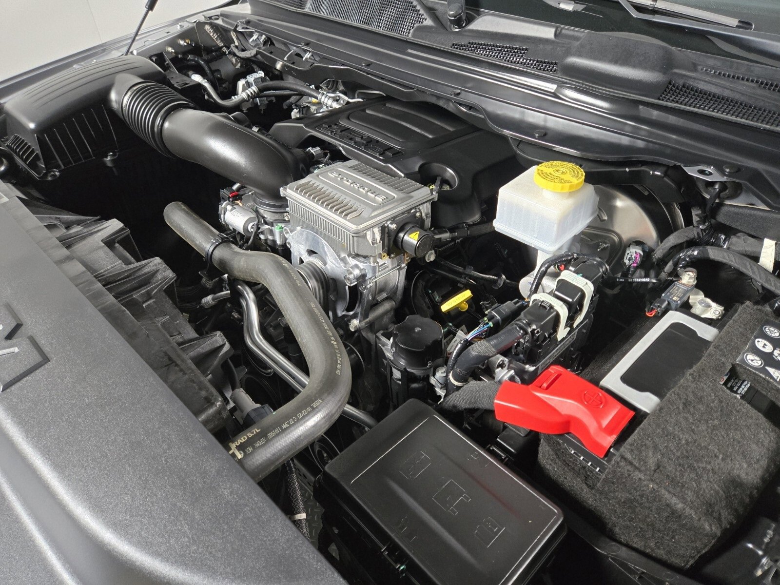 Used 2024 RAM 1500 Laramie image 19