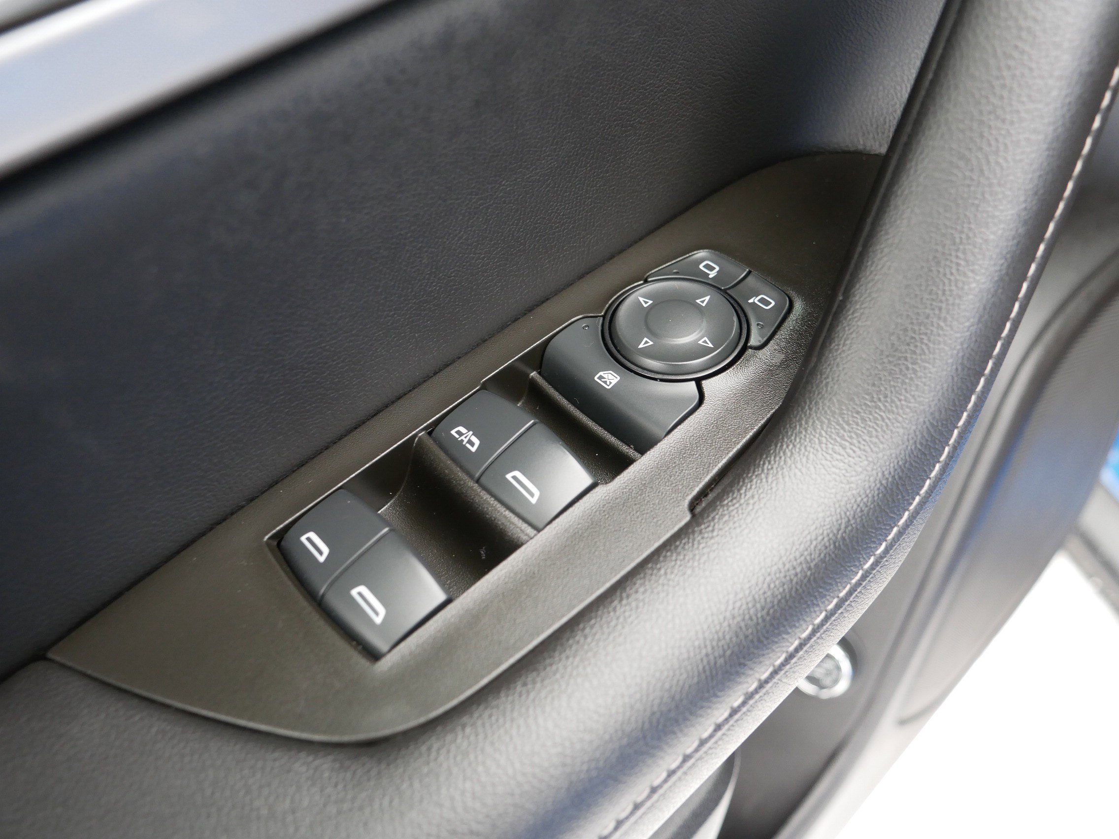 Used 2024 Chevrolet Blazer LT w/ Midnight/Sport Edition image 19