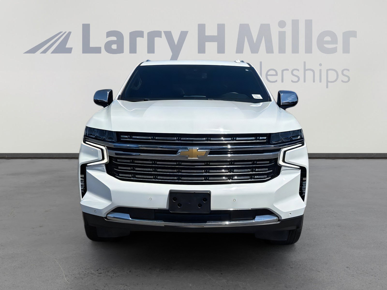 Used 2023 Chevrolet Suburban Premier AWD/4WD image 4